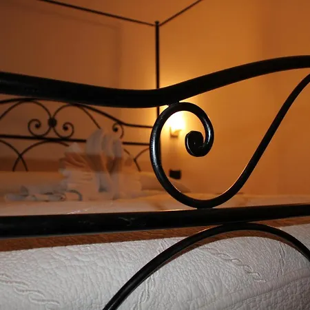 Corte Poli Guest house *